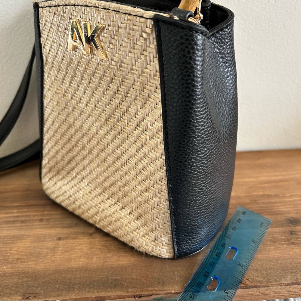 Anne Klein Black and Tan Woven Handle Bag - Picture 11 of 13
